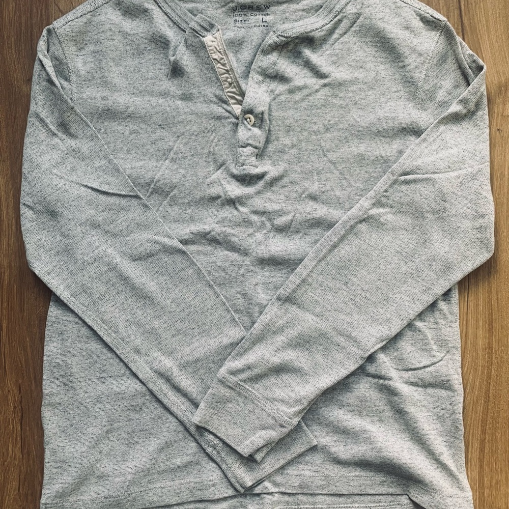Men’s J. Crew Heather Gray Long Sleeve Henley Large